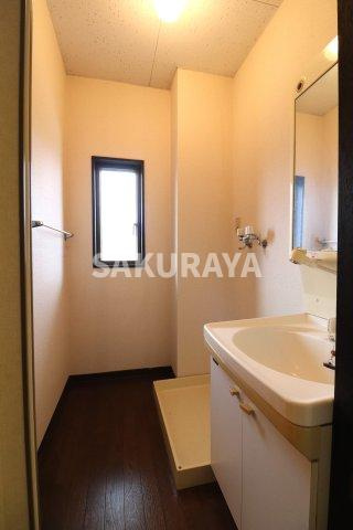 サニーレジデンスの洗面所|2024年撮影。現況と異なる場合がございます。