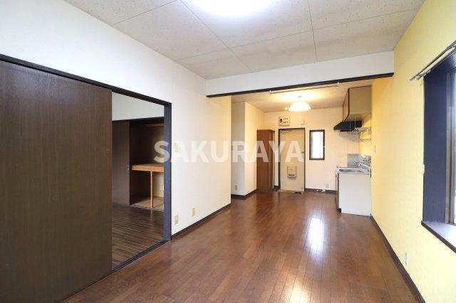 サニーレジデンスの居間・リビング|2024年撮影。現況と異なる場合がございます。