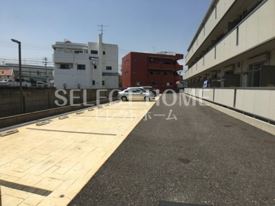 【駐車場】 | スカイハウス | 駐車場があります