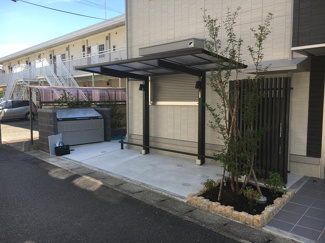【その他共用部分】 | 屋根付きの駐輪場で雨が降っても大切な自転車が濡れなくてすみますね♪荷物が重いときに自転車があれば助かりますね！