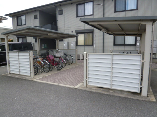 総社市井手のアパートのその他共用部分|駐輪場