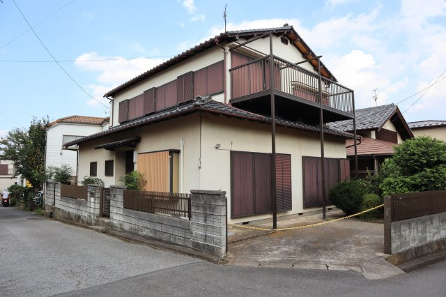 八千代市八千代台北１１丁目　中古戸建　南西角地の外観|八千代市八千代台北１１丁目　中古戸建　南西角地　大型５ＬＤＫ　駅まで平坦な道のり　土地は約４８．４坪　整形地　