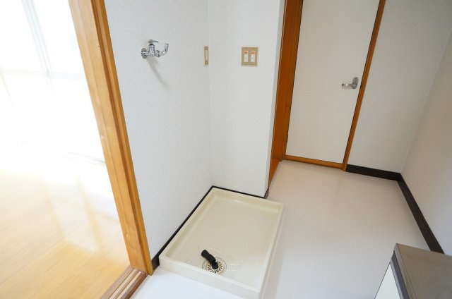 【設備】 | メゾンクワトロ | 室内洗濯機置場