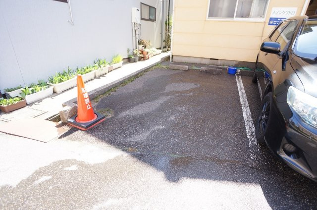 【駐車場】 | メゾンクワトロ