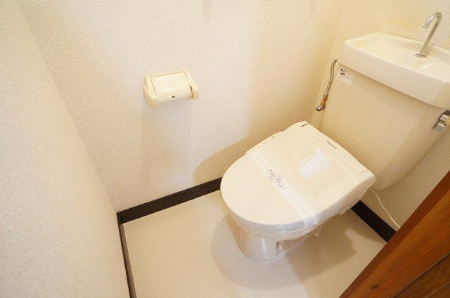 【トイレ】 | メゾンクワトロ | 温水洗浄便座新設