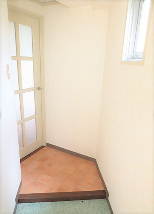 フラワーガーデンの玄関|明るい玄関です