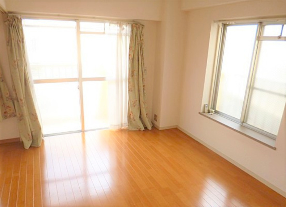 フラワーガーデンの居間・リビング|居間です