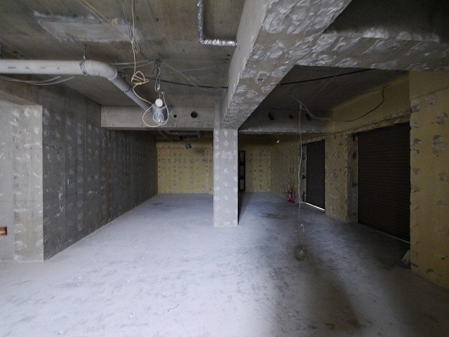 ライフコート富雄　店舗の内装