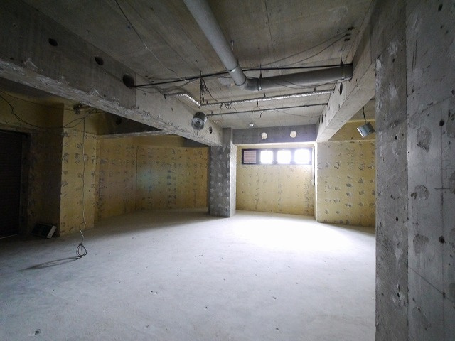 ライフコート富雄　店舗の内装