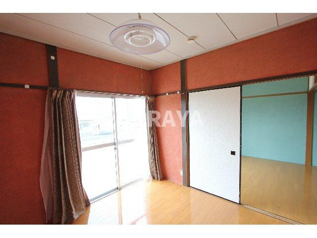 あたごハイツの洋室