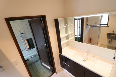 【独立洗面台】 | 西原町上原2丁目　住宅兼アパート | 戸建部分