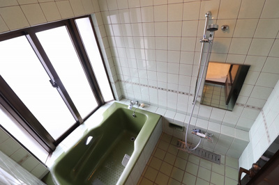 【浴室】 | 西原町上原2丁目　住宅兼アパート | 戸建部分