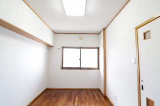【寝室】 | 西原町上原2丁目　住宅兼アパート | アパート
