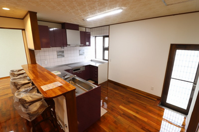 【キッチン】 | 西原町上原2丁目　住宅兼アパート | 戸建部分