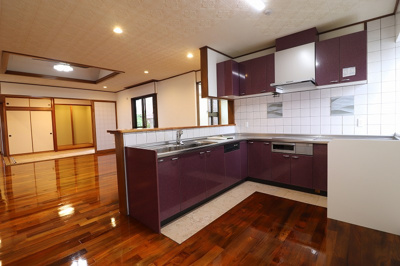 【キッチン】 | 西原町上原2丁目　住宅兼アパート | 戸建部分