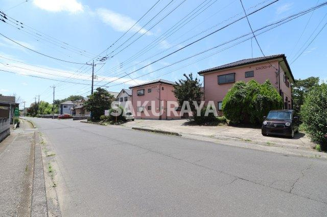 エルフロードの駐車場