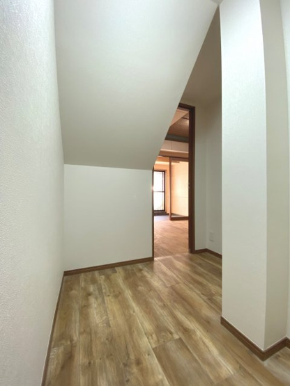 【収納】 | カテリーナ梅ヶ丘 | 1階階段下にある納戸