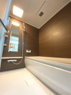 【浴室】 | カテリーナ梅ヶ丘 | １～２階風呂場は、浴室換気乾燥暖房付き