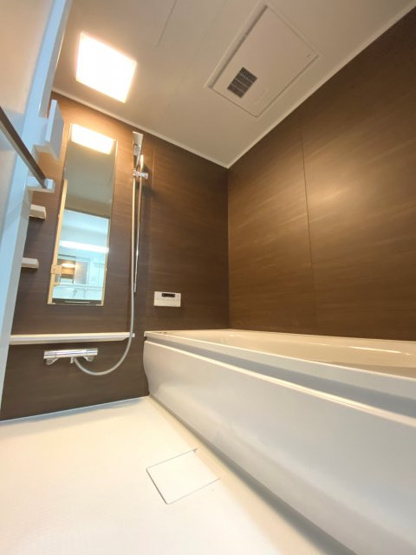 【浴室】 | カテリーナ梅ヶ丘 | １～２階風呂場は、浴室換気乾燥暖房付き