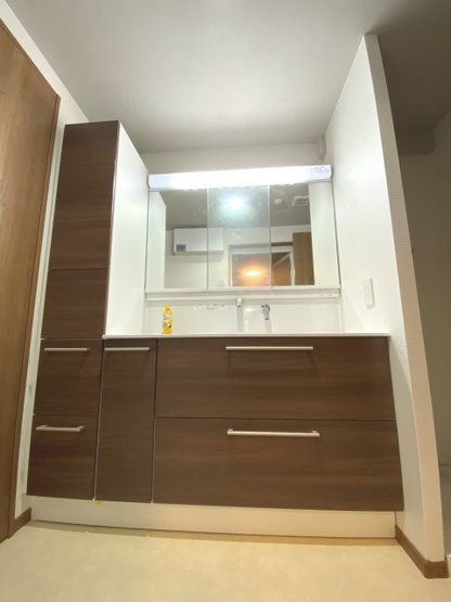 【独立洗面台】 | カテリーナ梅ヶ丘 | 洗面室にも暖房機付