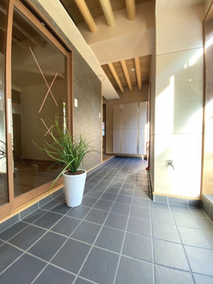 【玄関】 | カテリーナ梅ヶ丘 | 1階の土間・玄関には、水栓・排水口あります。