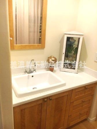 ４８２４１　メゾンシャルドネ長良東小前の独立洗面台