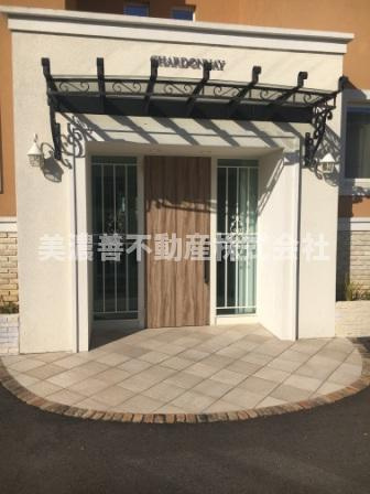 ４８２４１　メゾンシャルドネ長良東小前の玄関