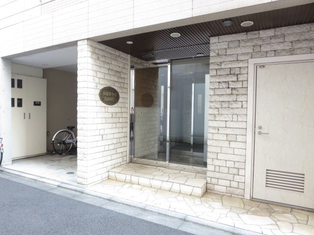 日暮里中央COURTのエントランス