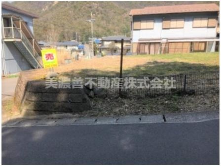 ４８４０２　岐阜市石谷土地の外観