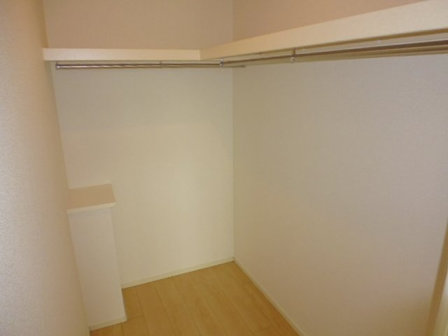 ポース　アザリーⅠの収納|ウォークインクロゼット