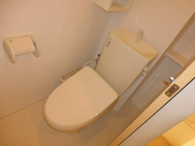 ポース　アザリーⅠのトイレ|シャワー付きトイレ