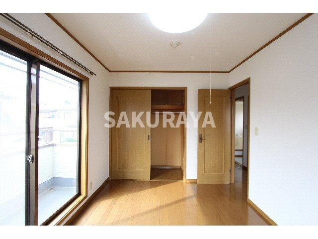 コーポクリオーネの洋室