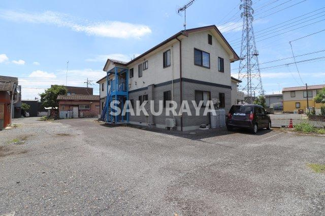 コーポクリオーネの駐車場