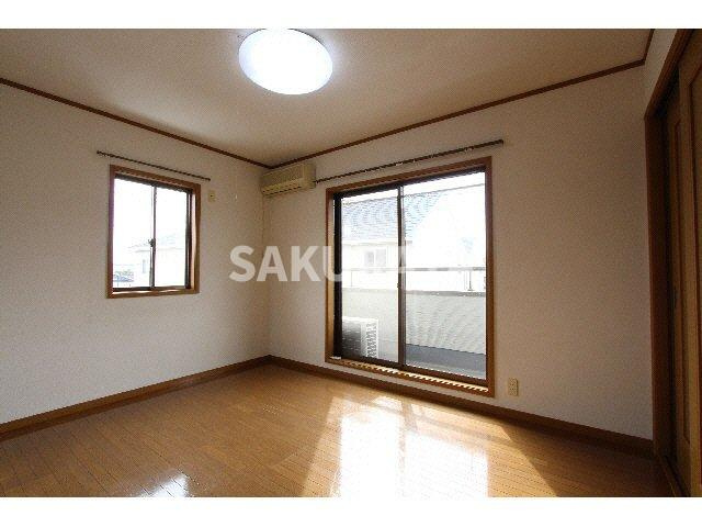 コーポクリオーネの洋室