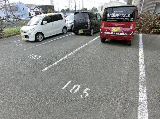 サンフィールドの駐車場