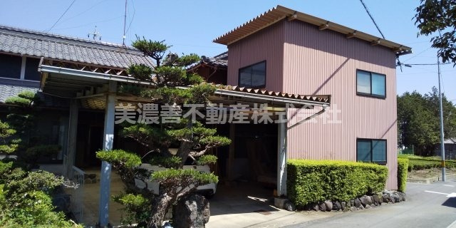 ５３１８３　揖斐郡池田町段中古戸建ての外観