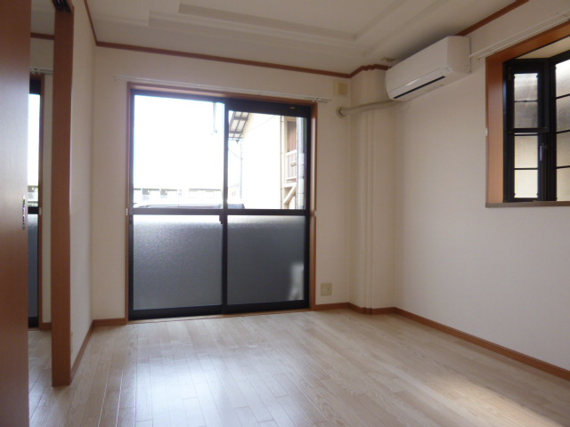 ＫＴセブンパレスの洋室