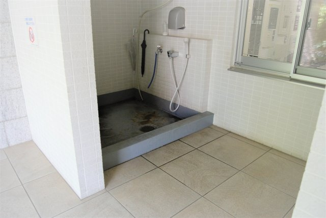 ライオンズマンション六ッ門サンリヤンタワーのその他共用部分|お散歩から帰ってきてこちらで洗うことができます