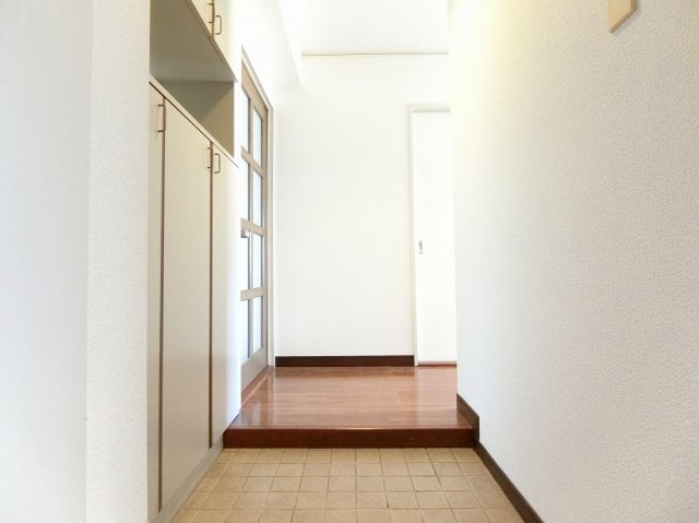 エステートモアの玄関|シンプルで使いやすい玄関です