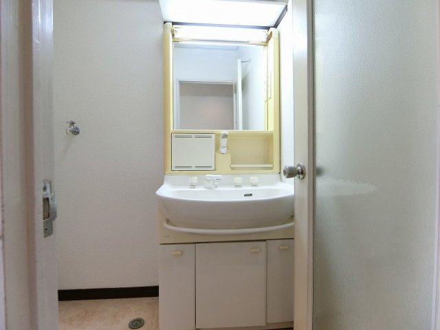 エステートモアの洗面所|※現況優先
使いやすい洗面所です
