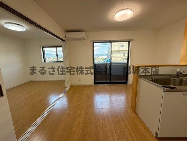 CUORE　OKIMIZUの居間・リビング