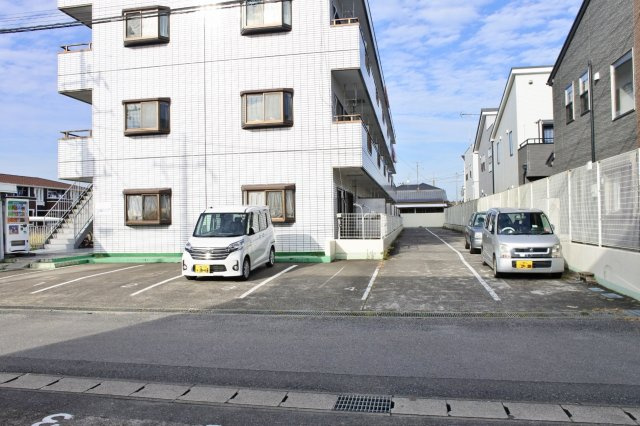 オレンジコート大網の駐車場