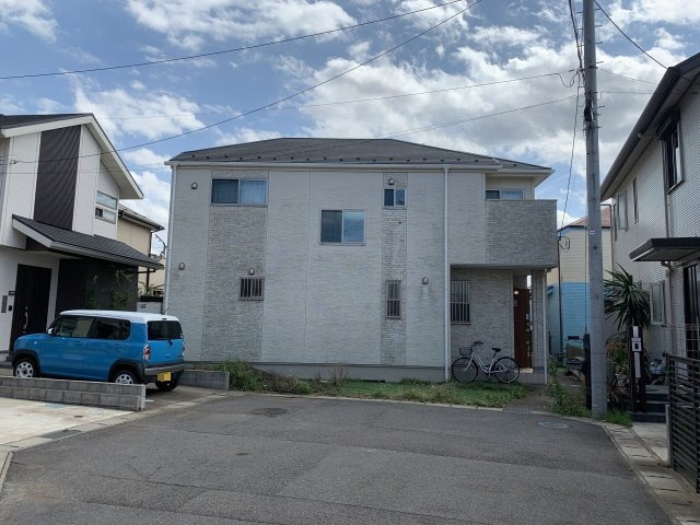 習志野市屋敷１丁目　中古戸建　平成２５年建築　広島建設施工の外観|習志野市屋敷１丁目　中古戸建　平成２５年建築　広島建設施工　リビングに吹抜け　エコキュート