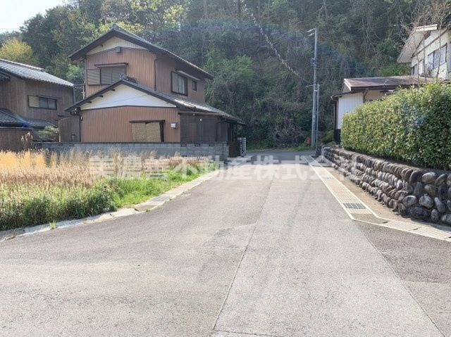 ５１２３５　岐阜市粟野西土地の前面道路含む現地写真|北側道路