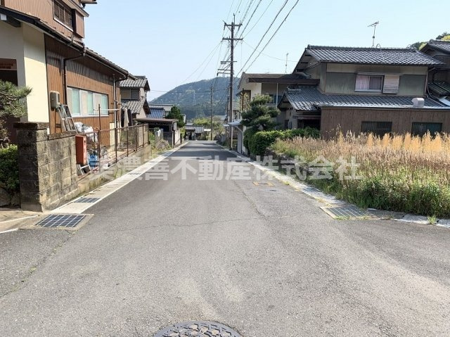５１２３５　岐阜市粟野西土地の前面道路含む現地写真|東側道路