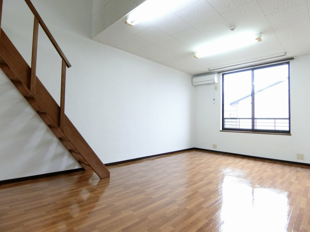 ユノソハイツの居間・リビング