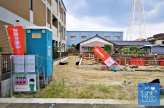 【外観】 | 4号棟　現地（2019年8月）撮影
11月完成予定です。
敷地面積162.88㎡（49.27坪）。
駐車並列2台可能。