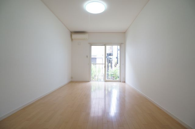 【洋室】 | スマイルⅡ番館 | 明るい洋室です