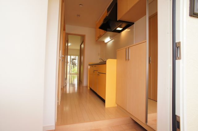 【玄関】 | スマイルⅡ番館 | ゆったりとした玄関です