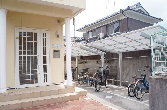 【その他共用部分】 | スマイルⅡ番館 | 自転車置き場です